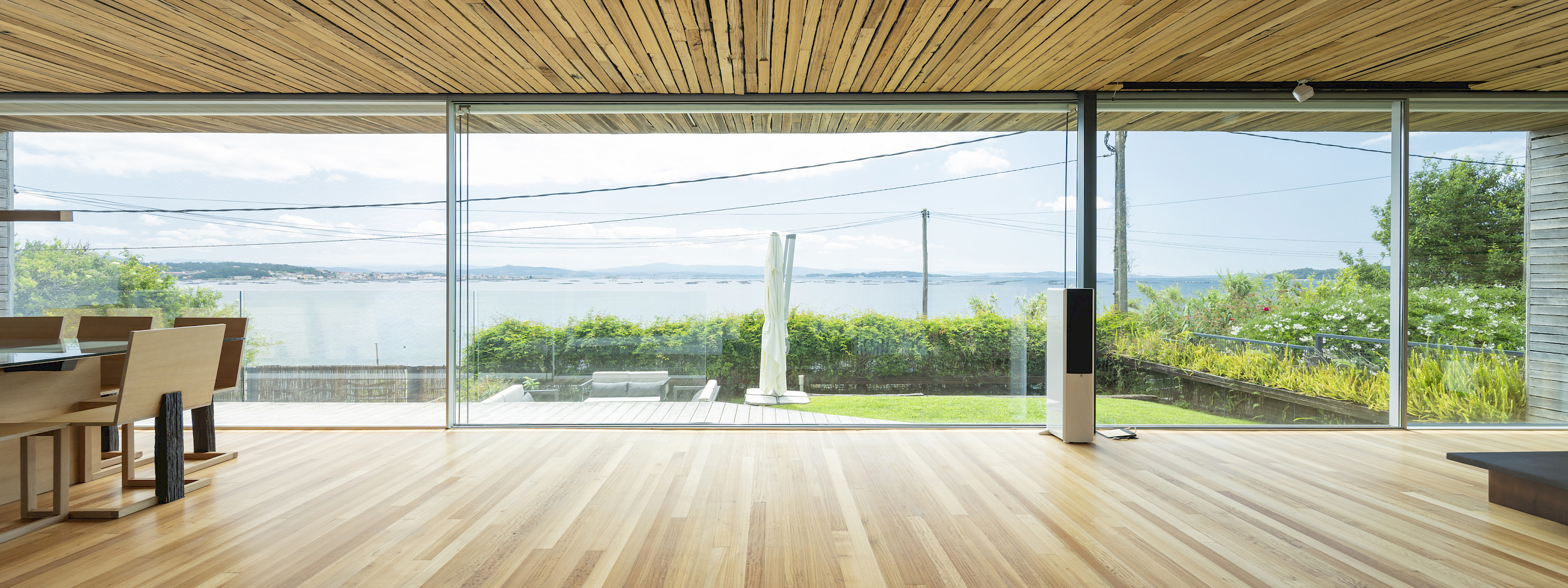 inaki leite design, dezanove house in Galicia, views, designed by iñaki leite