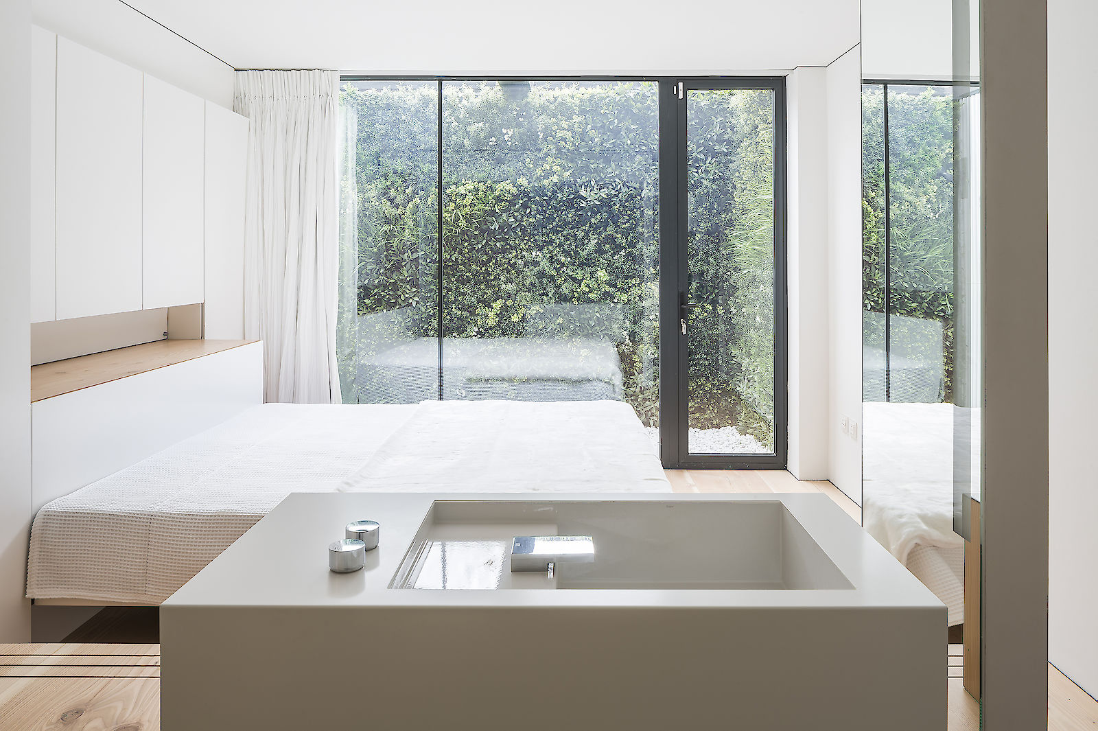 GC House by inaki leite design. Fulham house lower basement bedroom lightwell