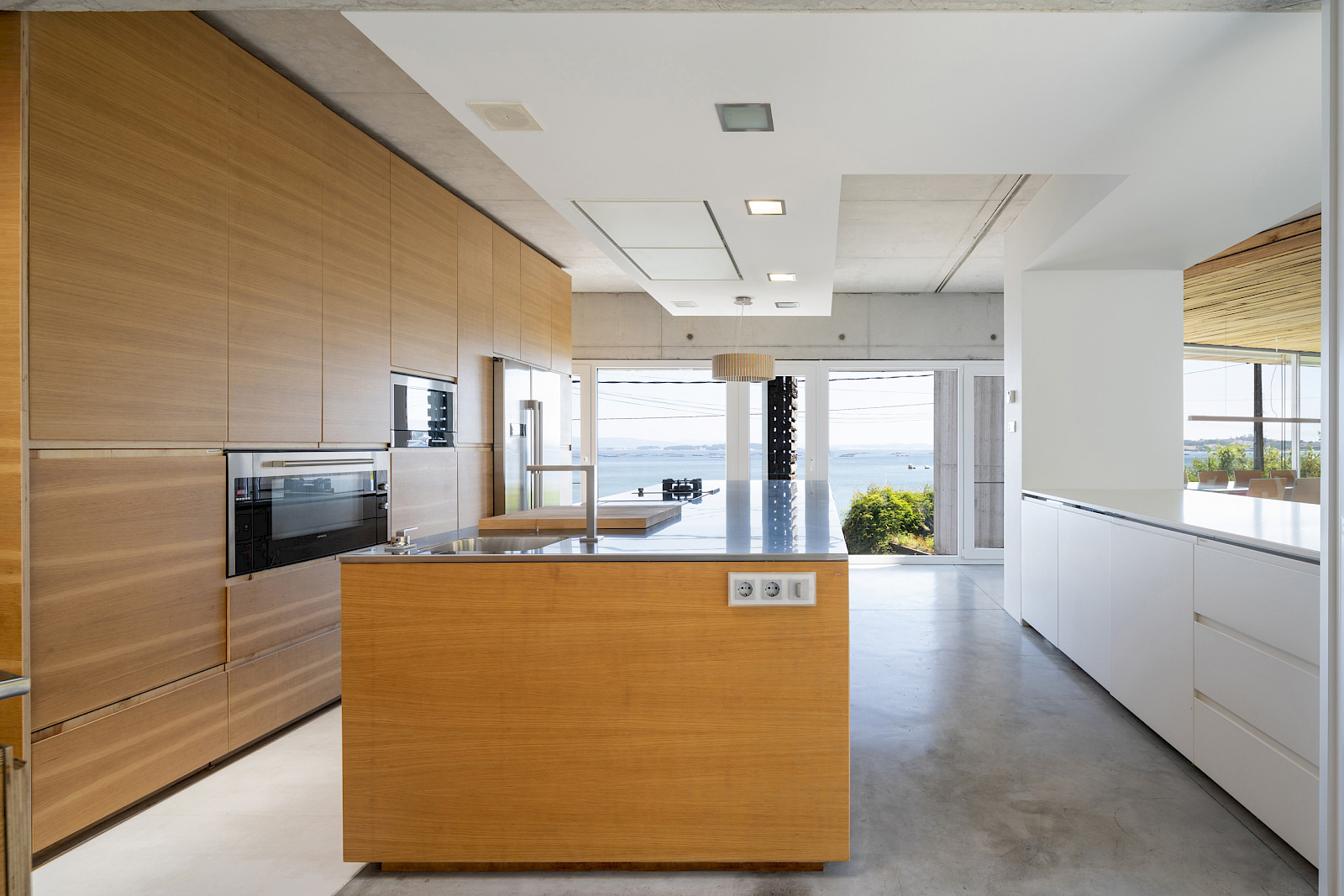 Dezanove House designed by iñaki leite. Kitchen