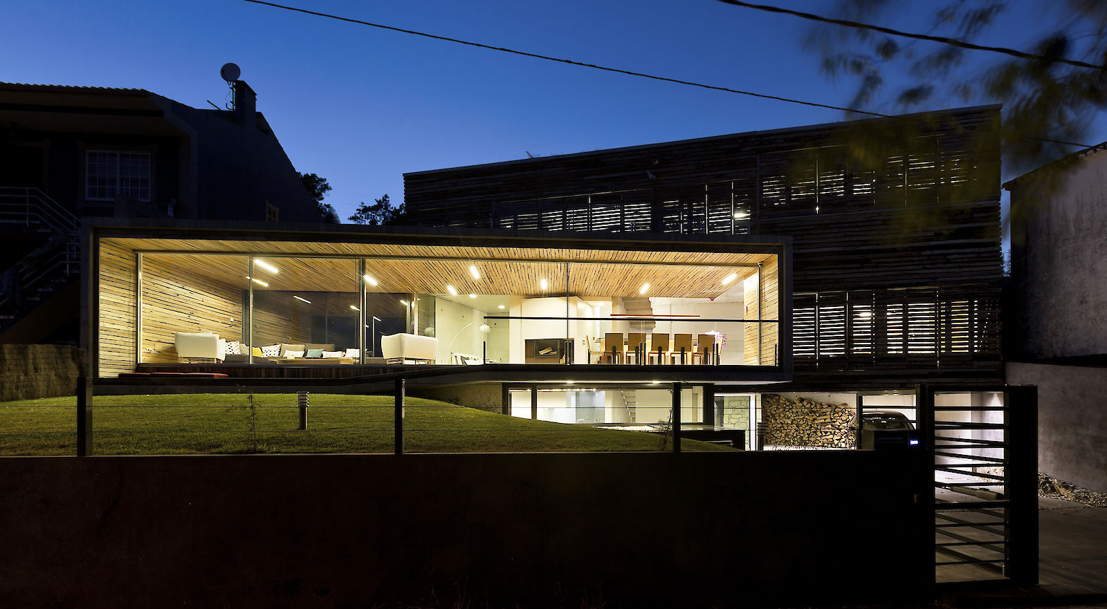 Dezanove House designed by iñaki leite. Front elevation