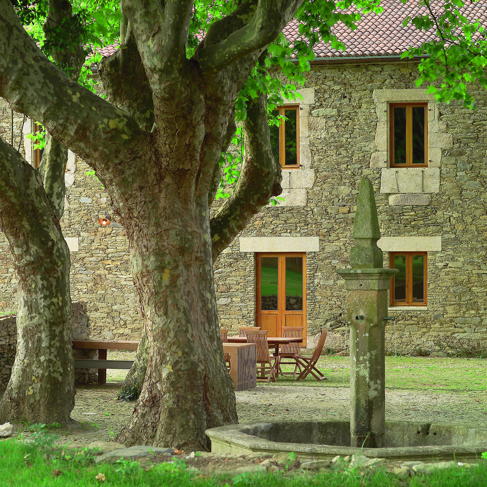 O Convento Manor House - collaboration of iñaki leite as architectural assistant with Carlos Seoane. Elevation