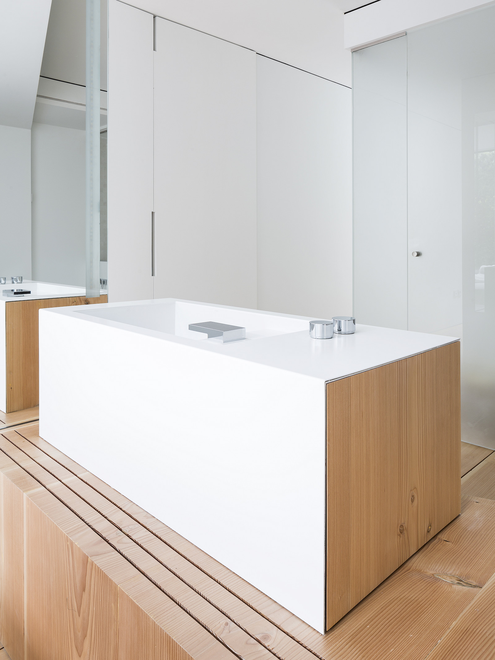 Eva-basin-by-inaki-leite-3