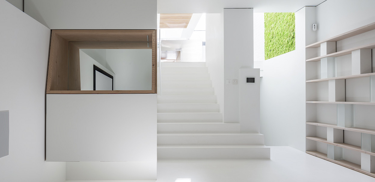 White-Bar-by-inaki-leite-design-1