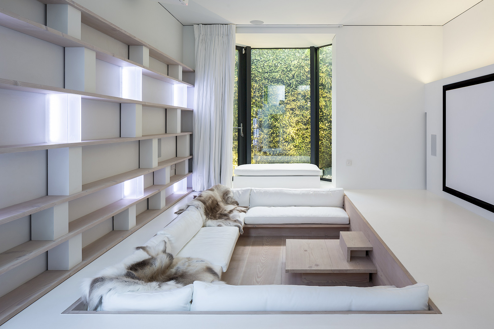 Cinema-Sofa-by-inaki-leite-design